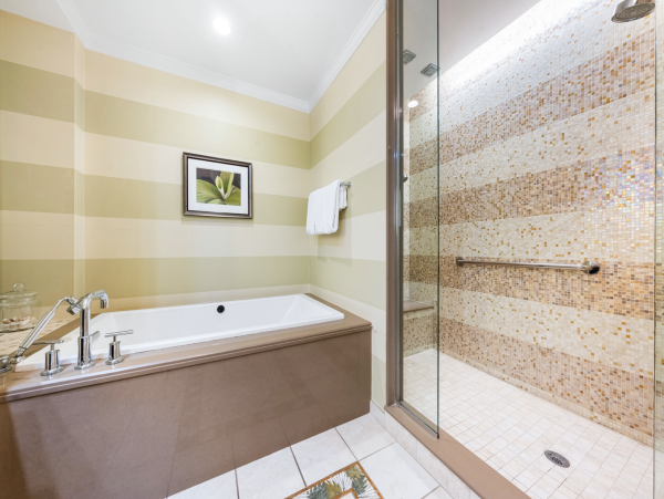 Siesta Key luxury  On Beach Walk to Restaurants & Shopping
